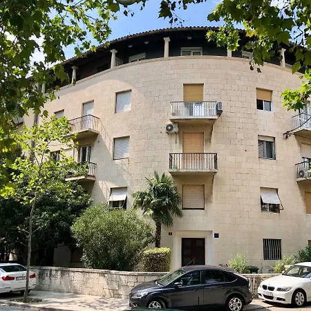 Le Soleil Konukevi Split